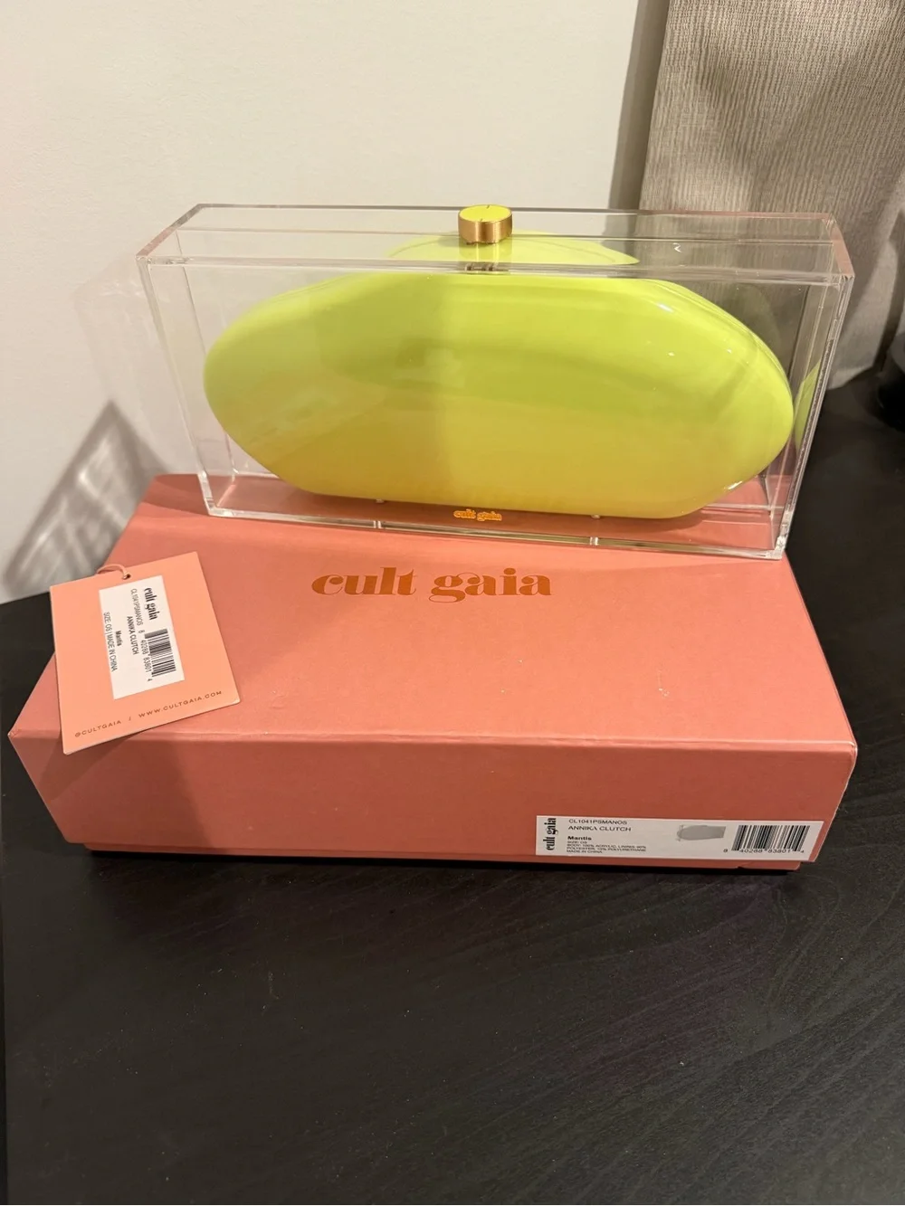 cult gaia neon chartreuse sculptural clutch with gold knob - Picture 3 of 4